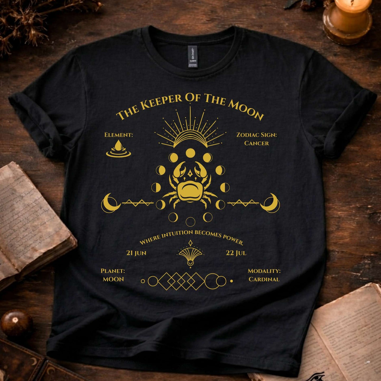 The Keeper of the Moon(Cancer)T-Shirt