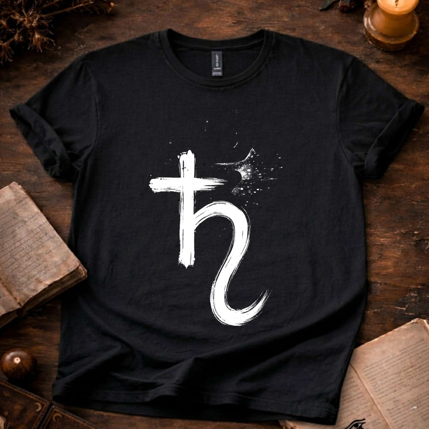 Saturn Symbol ♄ - T-Shirt