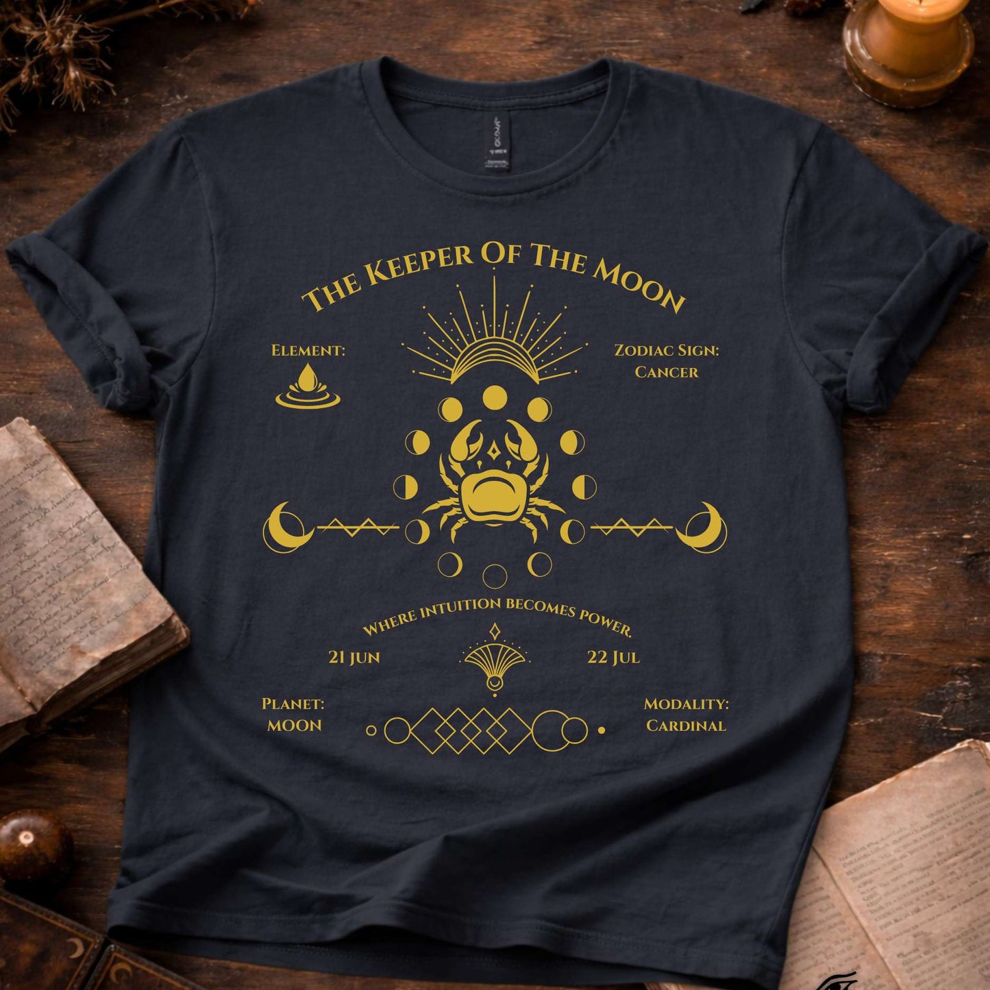 The Keeper of the Moon(Cancer)T-Shirt